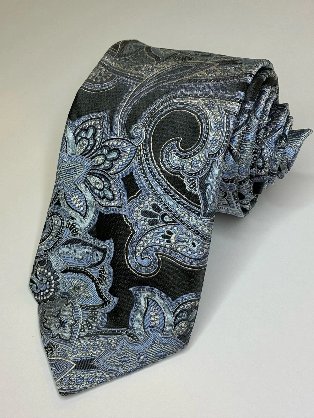 I K E Behar 100% Silk Necktie Paisley 58/3 3/4” Nice Condition